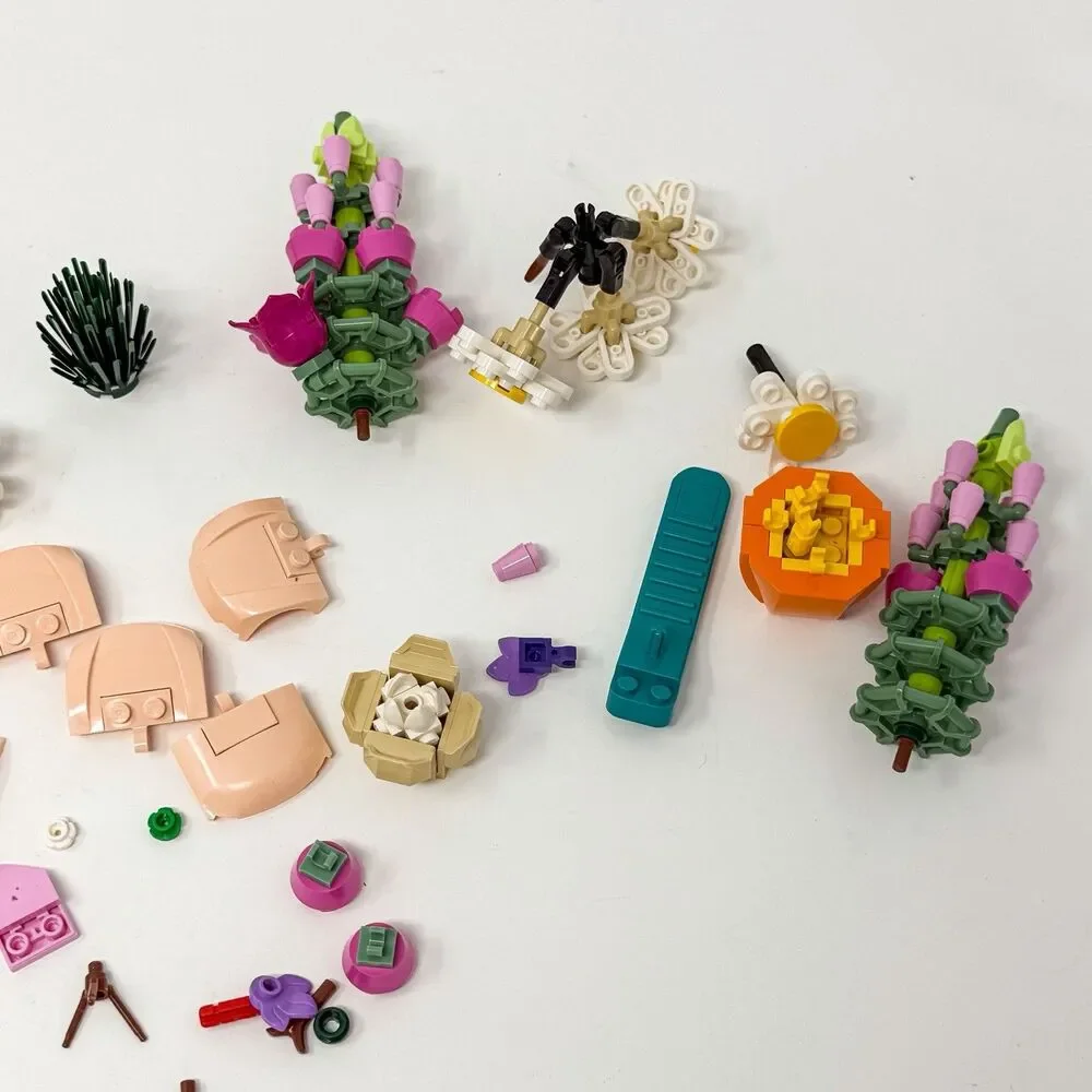 Mixed Lot Of Lego Botanical Flowers Bouquet Parts Pieces & Other Designs